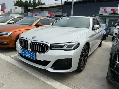 BMW 5 Series 2022 — фото 1