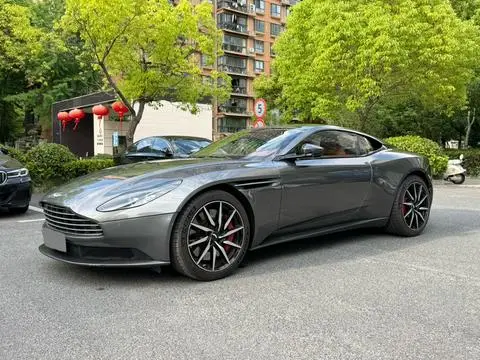Aston Martin DB11 2020 — фото 1