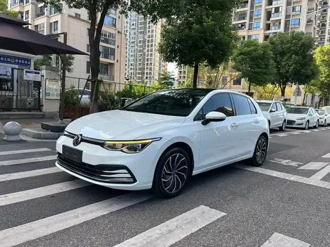 Volkswagen Golf 2021