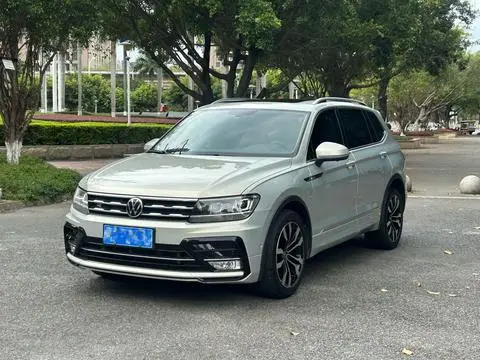 Volkswagen Tiguan L 2021 — фото 1