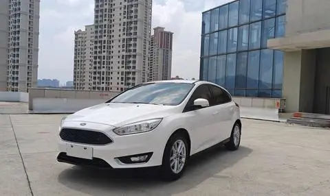 Ford Focus 2015 — фото 1