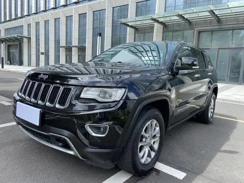 Jeep 大切诺基 2015 — фото 1