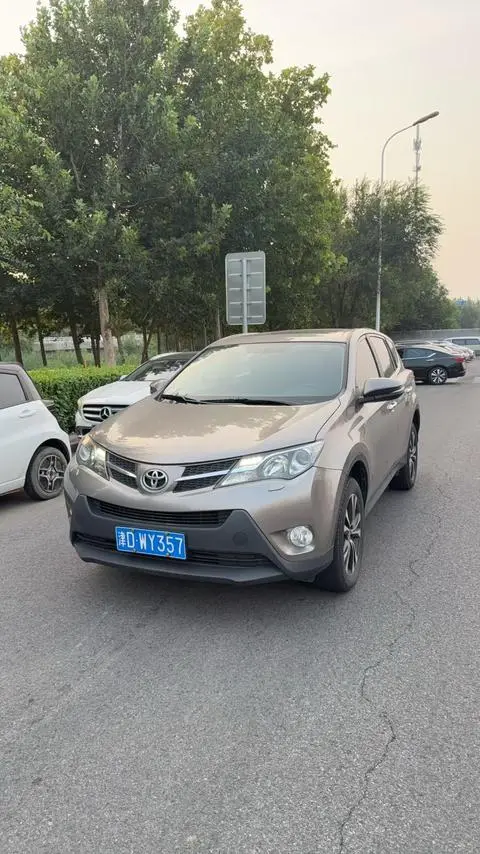Toyota RAV4 2015