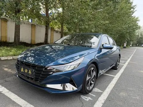 Hyundai Elantra 2022 — фото 1
