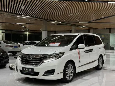 Honda 艾力绅 2016 — фото 1