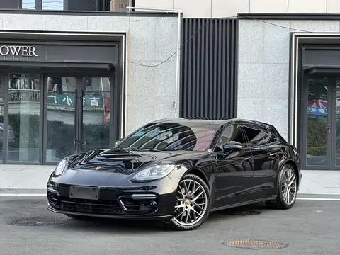 Porsche Panamera 2023