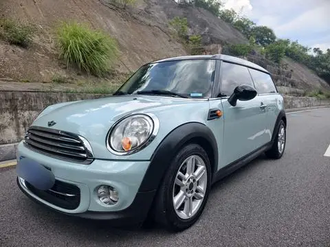 MINI CLUBMAN 2013
