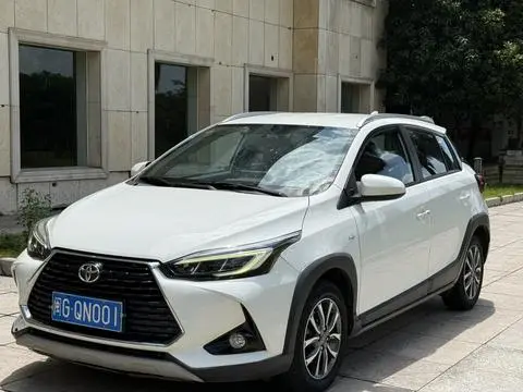 Toyota YARIS L 2022 — фото 1