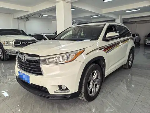 Toyota Highlander 2017 — фото 1