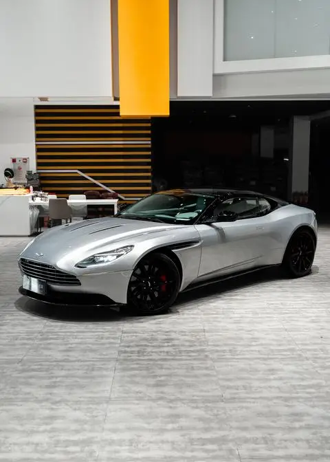 Aston Martin DB11 2016