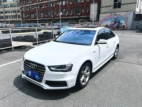 Audi A4L 2015 — фото 1