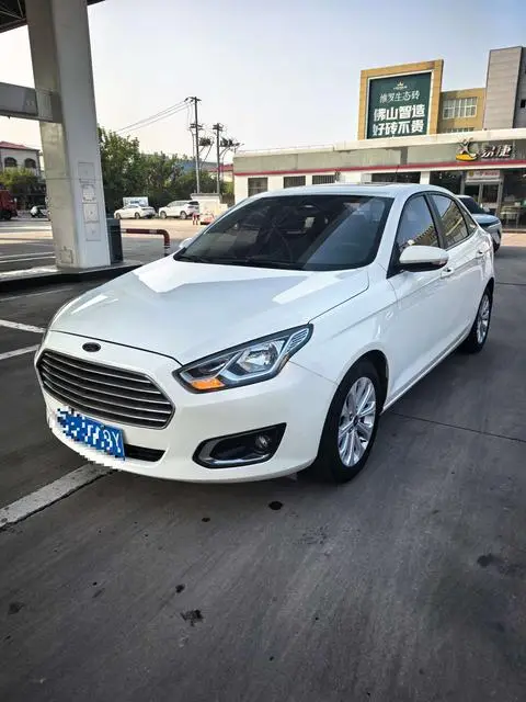 Ford Escort 2017 — фото 1