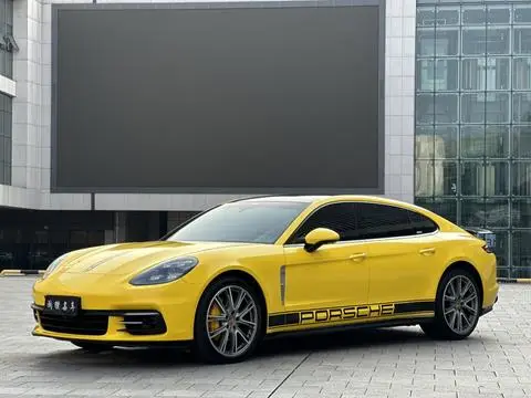 Porsche Panamera 2019 — фото 1