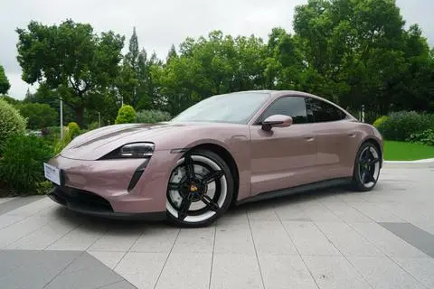 Porsche Taycan 2022