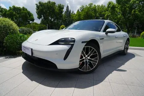 Porsche Taycan 2019