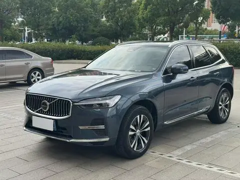 Volvo XC60 2025 — фото 1