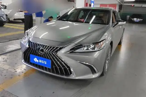 Lexus ES 2022