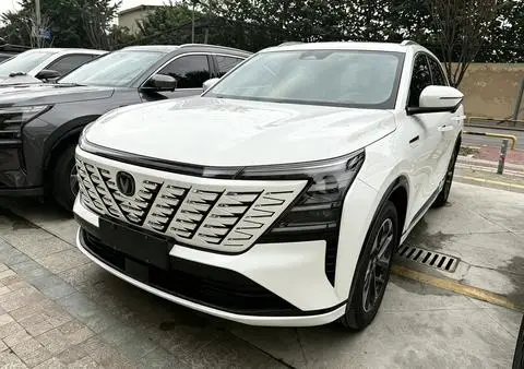 Changan CS75 PLUS 2025 — фото 1