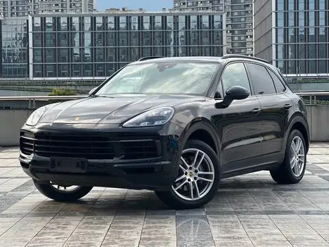 Porsche Cayenne 2022 — фото 1