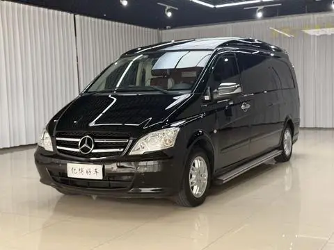 Mercedes-Benz 威霆 2017 — фото 1