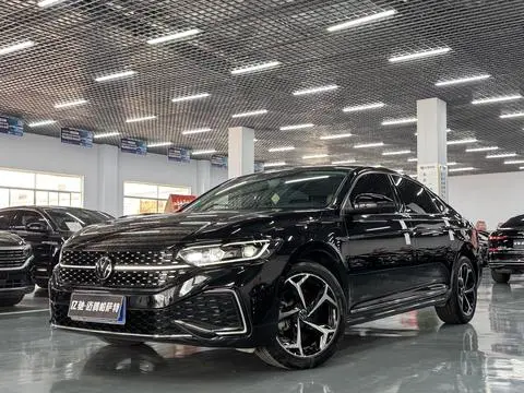 Volkswagen Passat 2023