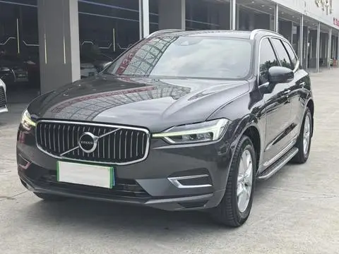Volvo XC60 2021 — фото 1