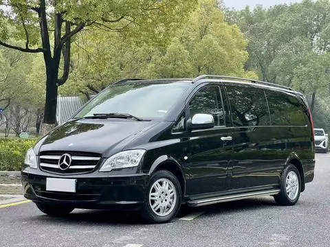 Mercedes-Benz 威霆 2013