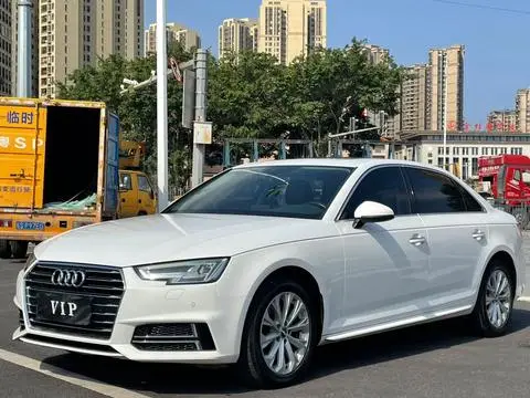 Audi A4L 2019 — фото 1