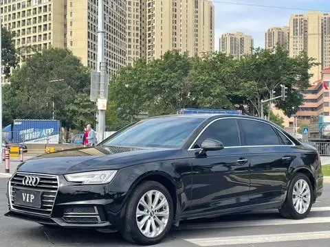 Audi A4L 2019 — фото 1