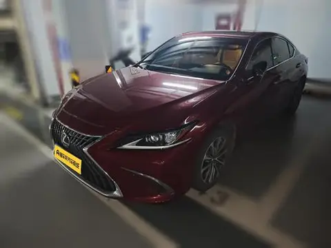 Lexus ES 2022