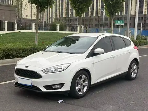 Ford Focus 2015 — фото 1