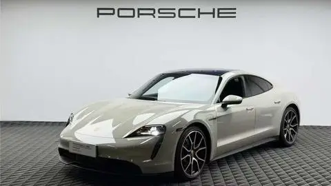 Porsche Taycan 2022