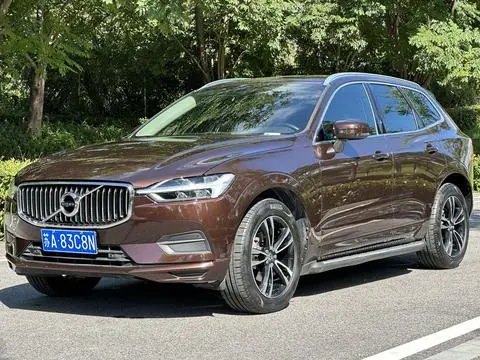 Volvo XC60 2018 — фото 1