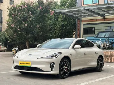 IM Motors 智己L6 2025