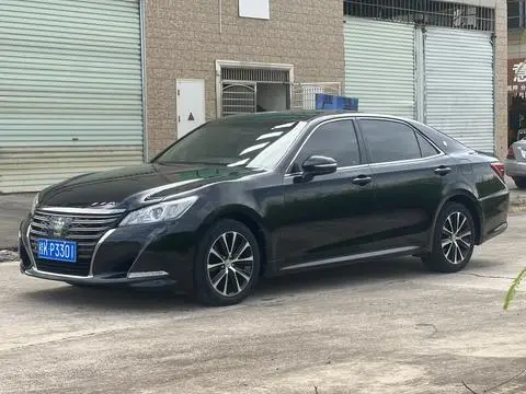 Toyota Crown 2018 — фото 1