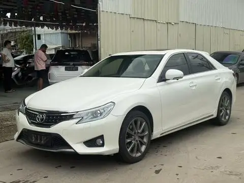 Toyota Reiz 2013