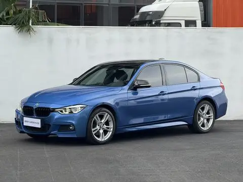 BMW 3 Series 2018 — фото 1