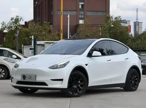 Tesla Model Y 2022 — фото 1