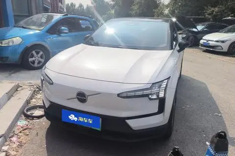 Volvo EX30 2025