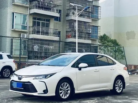Toyota Corolla 2021 — фото 1