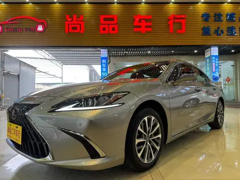 Lexus ES 2022
