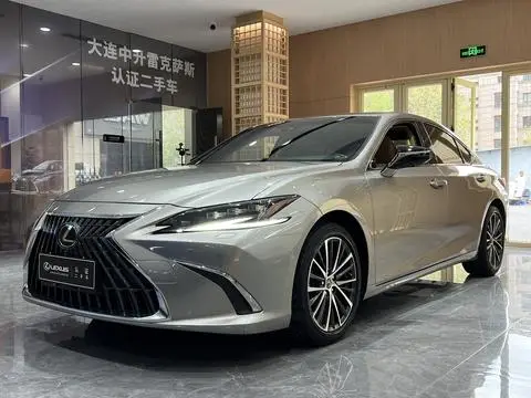 Lexus ES 2022