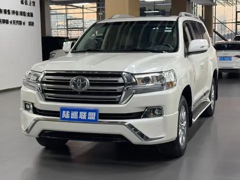 Toyota 兰德酷路泽 2019 — фото 1