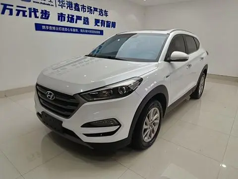 Hyundai 途胜 2015 — фото 1
