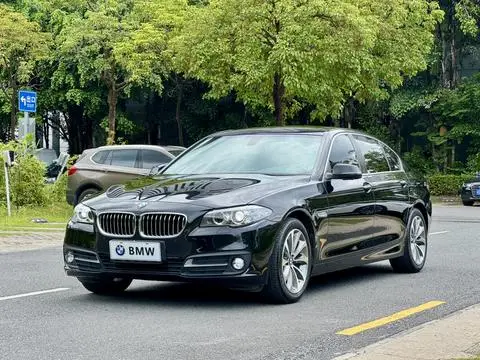 BMW 5 Series 2017 — фото 1