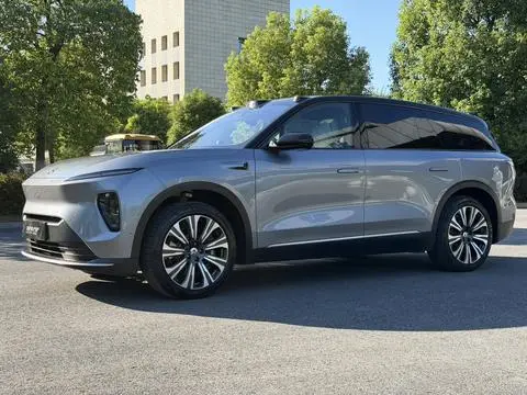 NIO ES8 2024