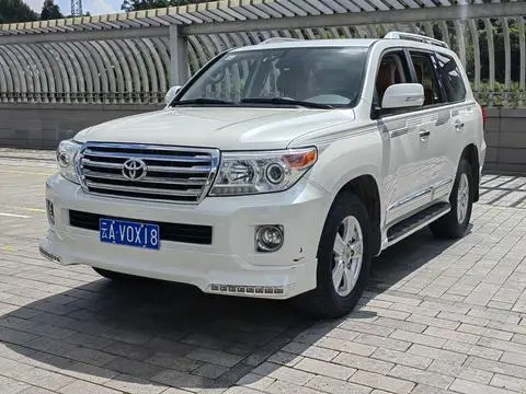 Toyota Land Cruiser 2015 — фото 1