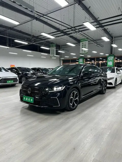 Volkswagen Passat 2023