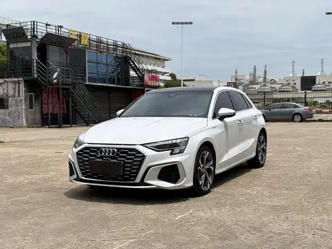 Audi A3 2023 — фото 1