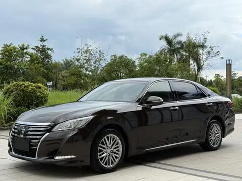Toyota Crown 2017